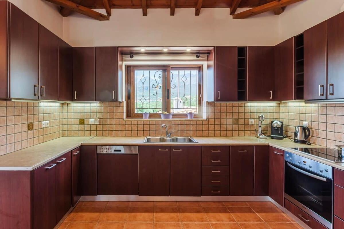 Mani'S Aura Seaside-Spacious Summer Retreat Kotronion  Bagian luar foto