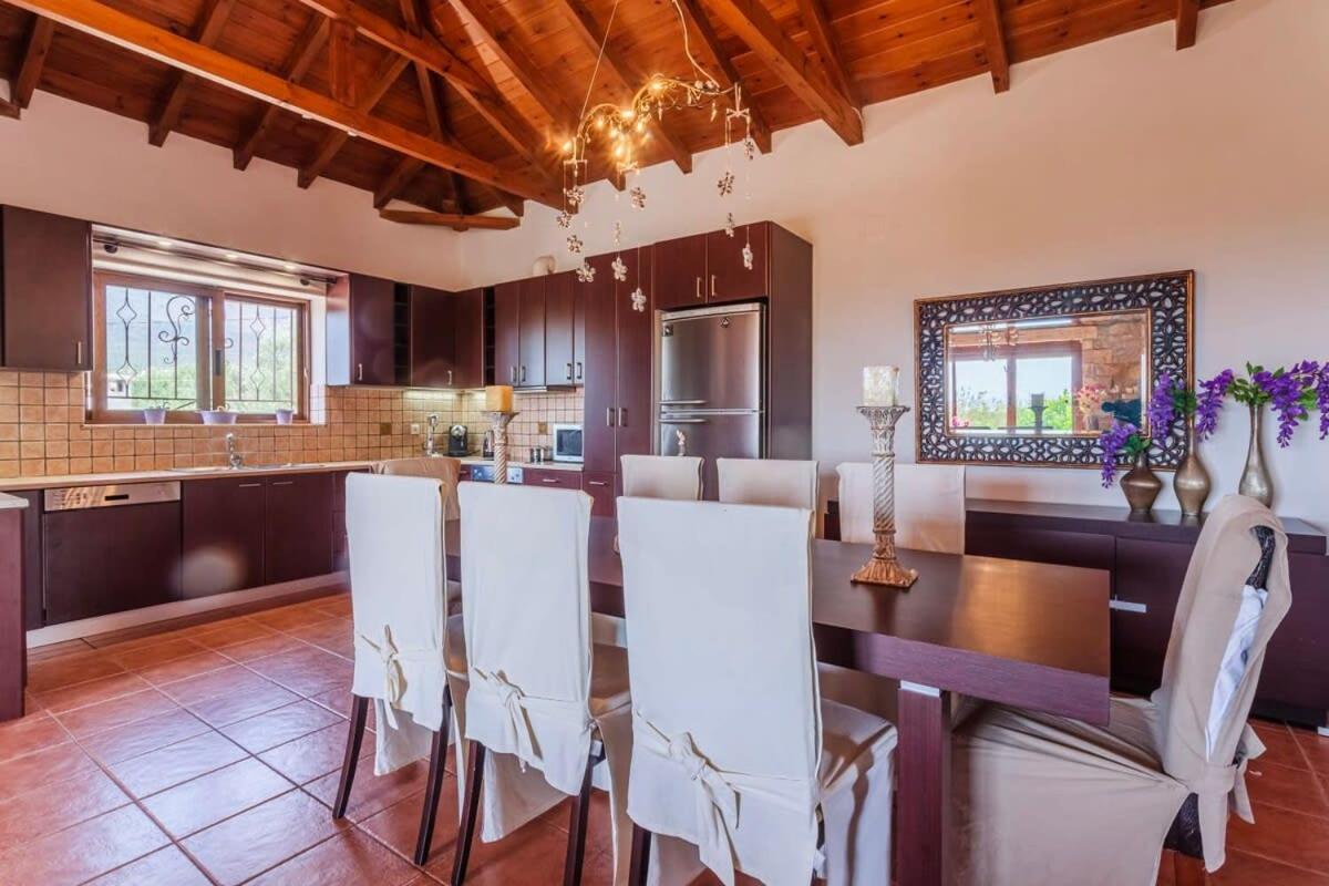 Mani'S Aura Seaside-Spacious Summer Retreat Kotronion  Bagian luar foto